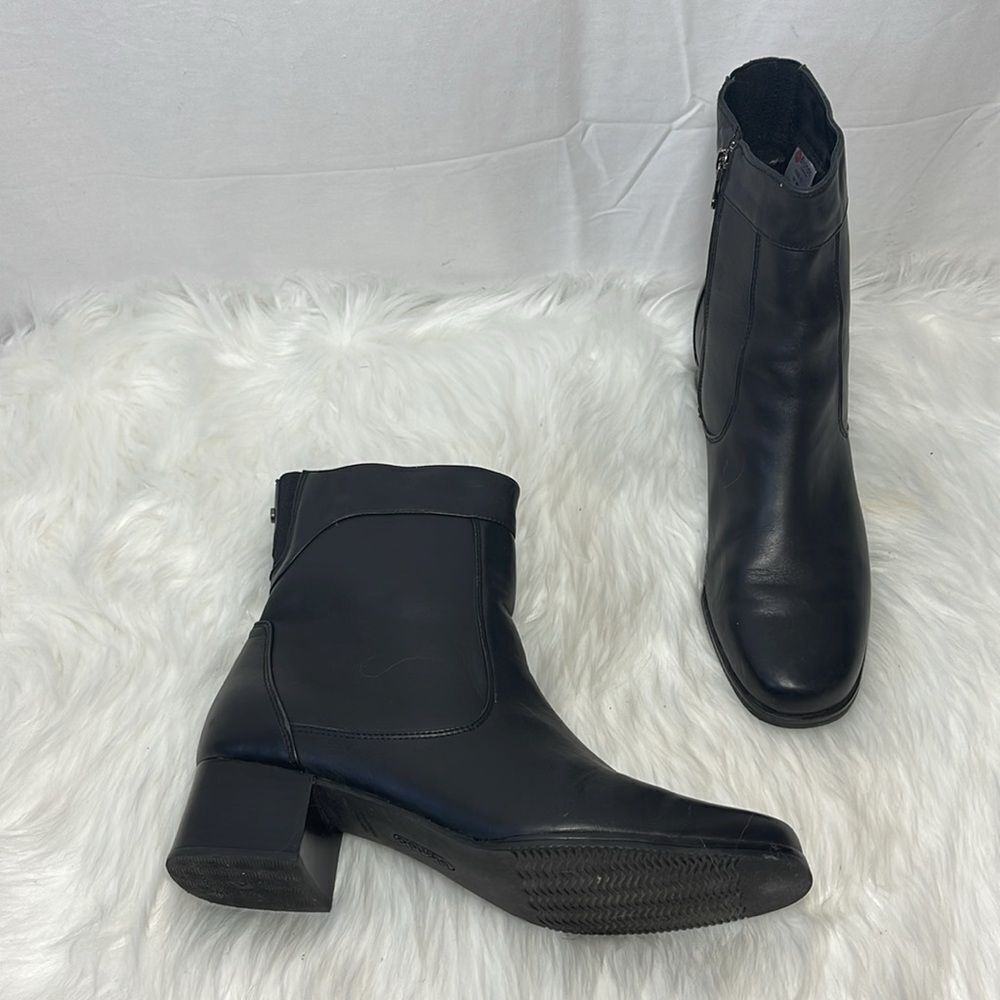 Blondo Black Leather Side Zip Ankle Booties Sz 10